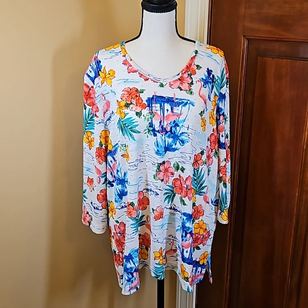 CATHY DANIELS TOP SHIRT 1X FLAMINGO FLORAL FLOWERS V-NECK PINK YELLOW BL… - Picture 1 of 9
